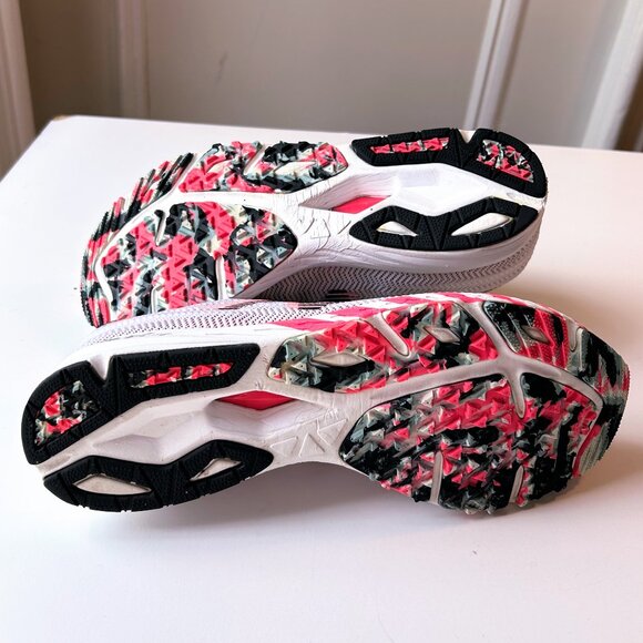 New Balance Women's 1400 V6 Running Shoe - Picture 7 of 10